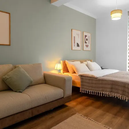 Luxury Scandinavian Design 2br Duplex Near Tomtom Apartment