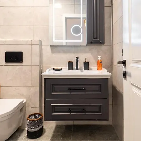 Luxury Scandinavian Design 2br Duplex Near Tomtom Apartment *