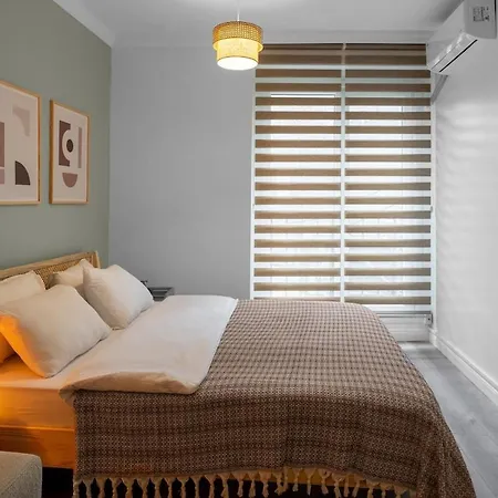 Luxury Scandinavian Design 2br Duplex Near Tomtom Apartment