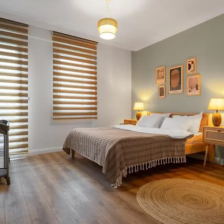 Luxury Scandinavian Design 2br Duplex Near Tomtom *